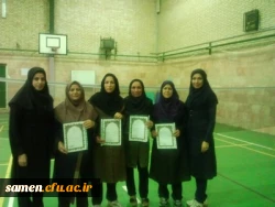 تیم بدمینتون به همراه مربیان