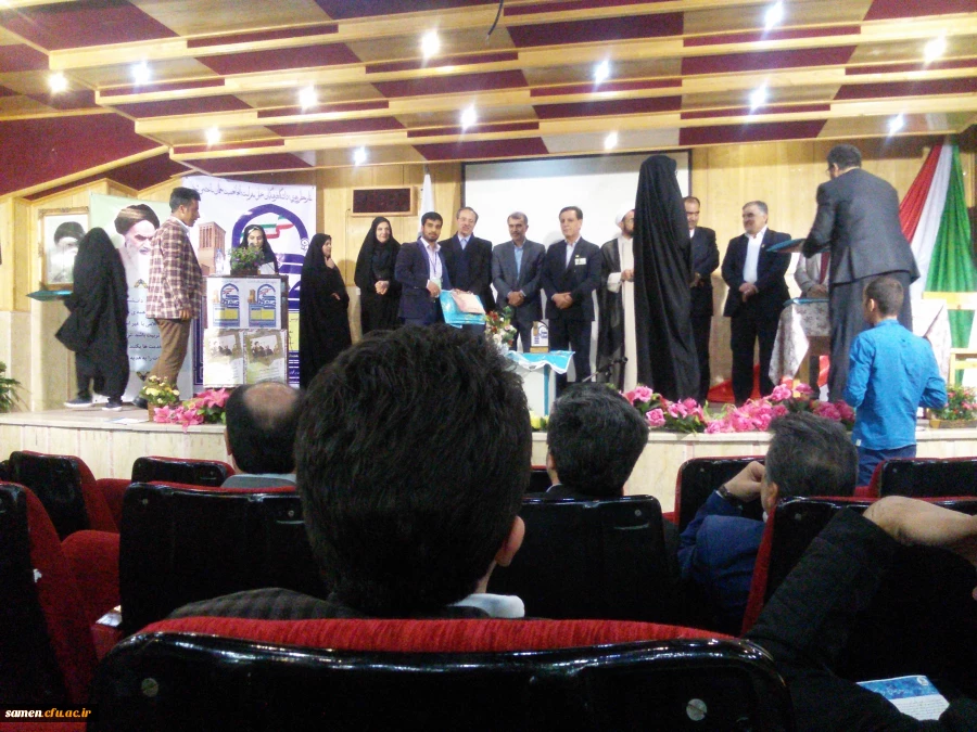 احراز رتبه برتر دبیر شورای