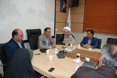 حجه الاسلام کریمی ریاست مرکز آموزش عالی ثامن الحجج ع مشهد به افتخار بازنشستگی نائل آمدند