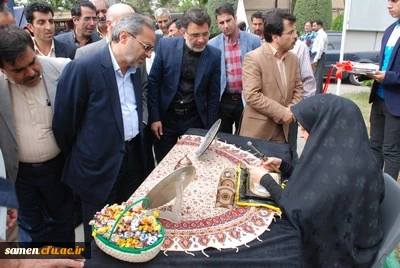 افتتاحیه نمایشگاه صنایع دستی و هنرهای سنتی تجسمی با حضور دکتر کاظمی مدیر کل آموزش و پرورش خراسان رضوی در دانشگاه فرهنگیان واحد ثامن الحجج (ع)