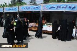 حضور خانم دکتر کاظمی رئیس پردیس شهید هاشمی نژاد و جمعی از دانشجویان پردیس شهید هاشمی نژاد در نمایشگاه صنایع دستی و هنرهای تجسمی سازمان میراث فرهنگی در دانشگاه فرهنگیان واحد ثامن الحجج(ع)