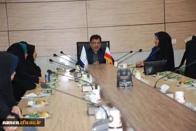 حضور خانم دکتر کاظمی رئیس پردیس شهید هاشمی نژاد و جمعی از دانشجویان پردیس شهید هاشمی نژاد در نمایشگاه صنایع دستی و هنرهای تجسمی سازمان میراث فرهنگی در دانشگاه فرهنگیان واحد ثامن الحجج(ع)