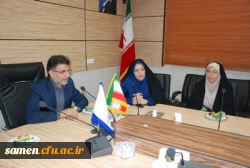 حضور خانم دکتر کاظمی رئیس پردیس شهید هاشمی نژاد و جمعی از دانشجویان پردیس شهید هاشمی نژاد در نمایشگاه صنایع دستی و هنرهای تجسمی سازمان میراث فرهنگی در دانشگاه فرهنگیان واحد ثامن الحجج(ع)