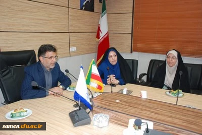 حضور خانم دکتر کاظمی رئیس پردیس شهید هاشمی نژاد و جمعی از دانشجویان پردیس شهید هاشمی نژاد در نمایشگاه صنایع دستی و هنرهای تجسمی سازمان میراث فرهنگی در دانشگاه فرهنگیان واحد ثامن الحجج(ع)