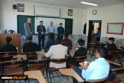 حضور دکتر میرشجاعیان ریاست محترم واحد دانشگاهی ثامن الحجج (ع) در کلاس های آموزشی