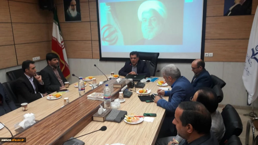 جلسه هم اندیشی و تبادل نظر با استادان