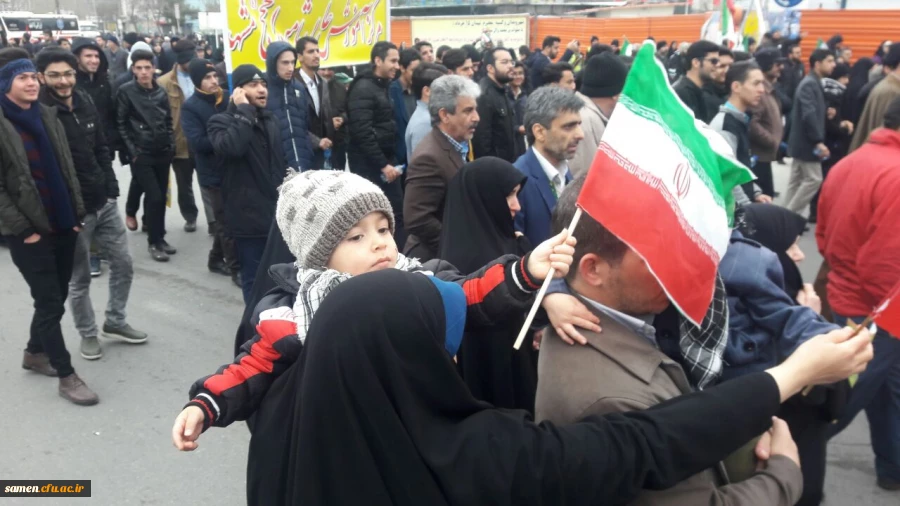 حضور منسجم  مسئولین ،استادان ، کارکنان و دانشجویان دانشگاه فرهنگیان واحد ثامن الحجج ( ع) در راهپیمائی باشکوه 22 بهمن