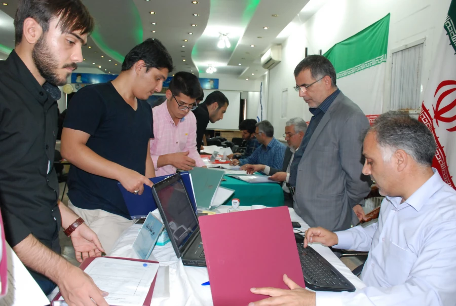  ثبت نام دانشجویان جدید الورود کارشناسی پیوسته 99-98 3