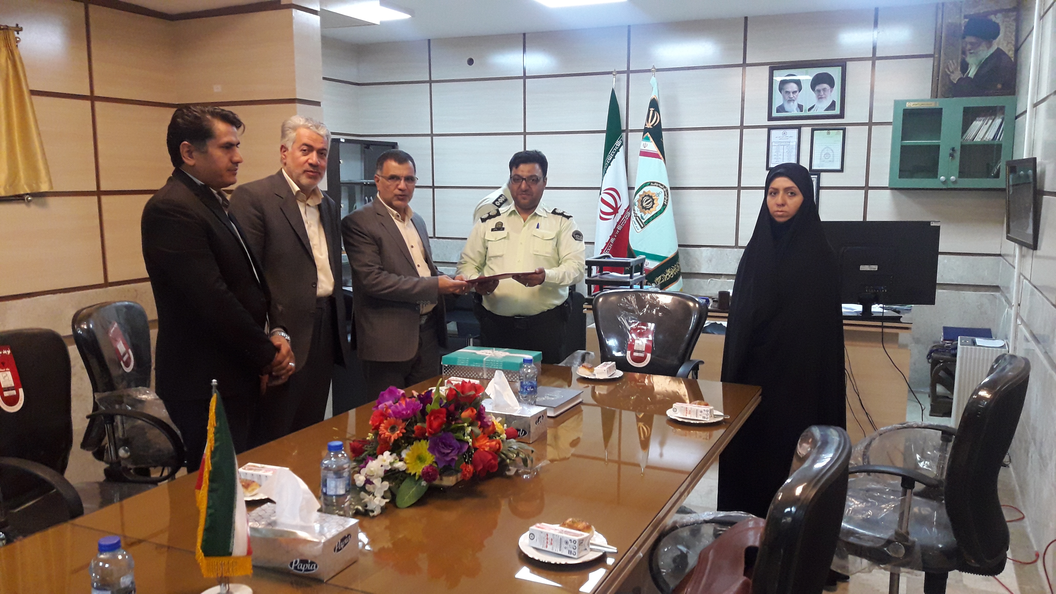 تبریک به پرسنل محترم کلانتری 7 تیر به مناسبت بزرگداشت هفته مقدس نیروی انتظامی 4