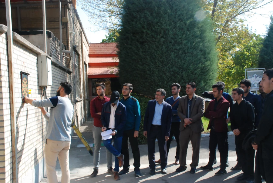 برگزاری مسابقات ورزشی به مناسبت هفته تربیت بدنی در واحد دانشگاهی ثامن الحجج(ع) 4