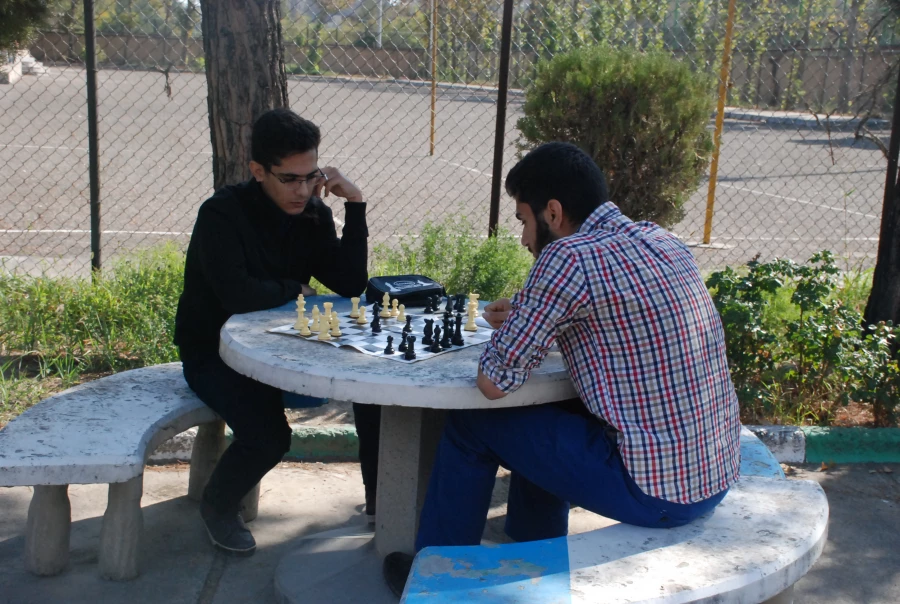 برگزاری مسابقات ورزشی به مناسبت هفته تربیت بدنی در واحد دانشگاهی ثامن الحجج(ع) 5