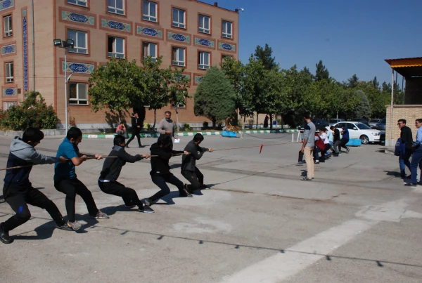 برگزاری مسابقات ورزشی به مناسبت هفته تربیت بدنی در واحد دانشگاهی ثامن الحجج(ع) 7