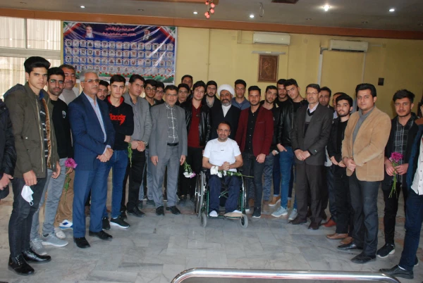 بازدید از جانبازان قطع نخاعی در مرکز توانبخشی امام خمینی (ره) در بوستان ملت مشهد مقدس در دهه مبارک فجر 5
