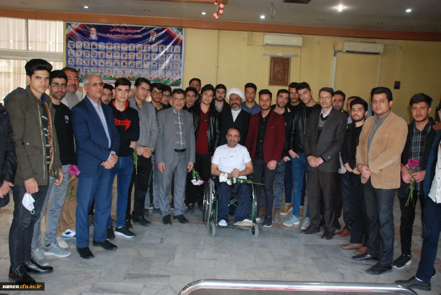 بازدید از جانبازان قطع نخاعی در مرکز توانبخشی امام خمینی (ره) در بوستان ملت مشهد مقدس در دهه مبارک فجر 5