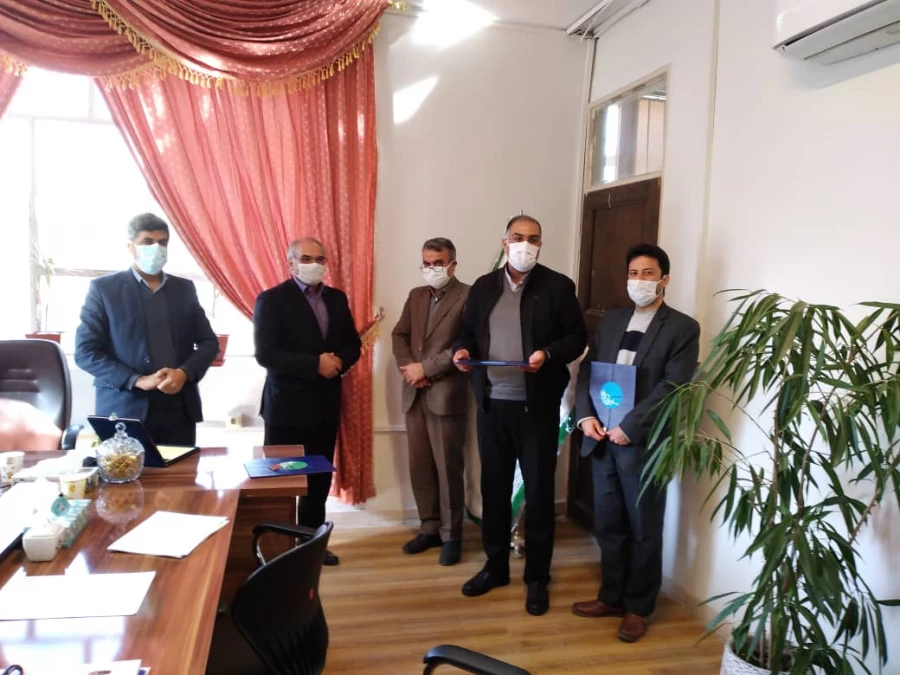 رونمایی از دو کتاب دکتر نکونام به مناسبت هفته کتاب و کتابخوانی  3