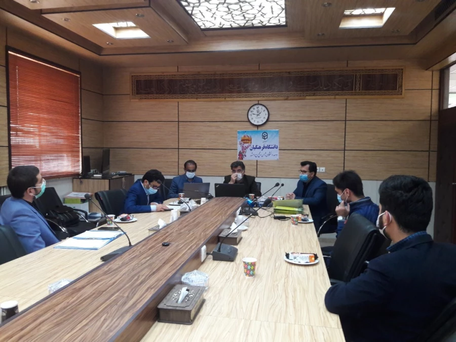 جلسه معارفه دبیران کانون ها و انجمن های علمی واحد دانشگاهی ثامن الحجج(ع) برگزار شد. 2