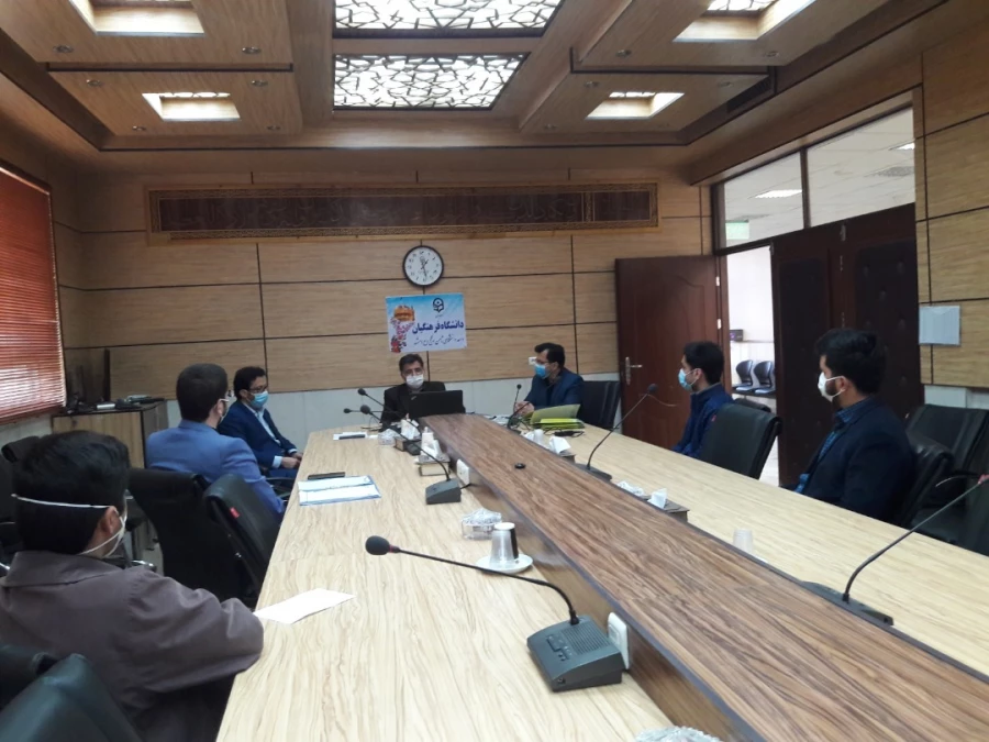 جلسه معارفه دبیران کانون ها و انجمن های علمی واحد دانشگاهی ثامن الحجج(ع) برگزار شد. 2