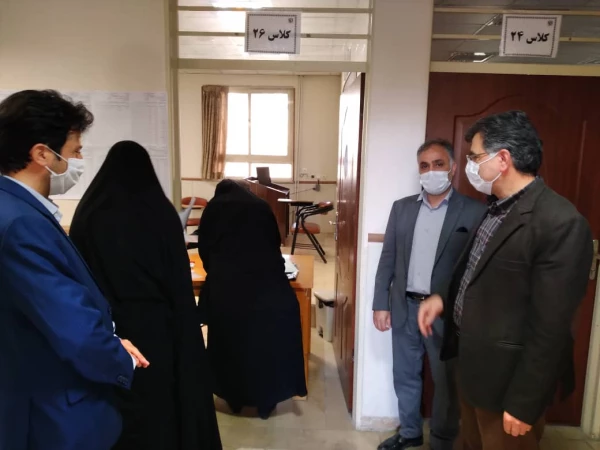بازدید مدیریت محترم دانشکده جناب دکتر میرشجاعیان از روند ثبت نام دانشجویان مهارت آموز حق التدریس 7