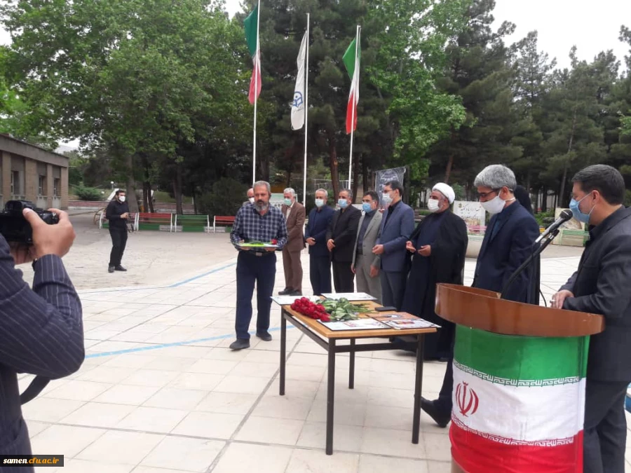 مراسم بزرگداشت روز معلم و تجلیل از همکاران بازنشسته  3