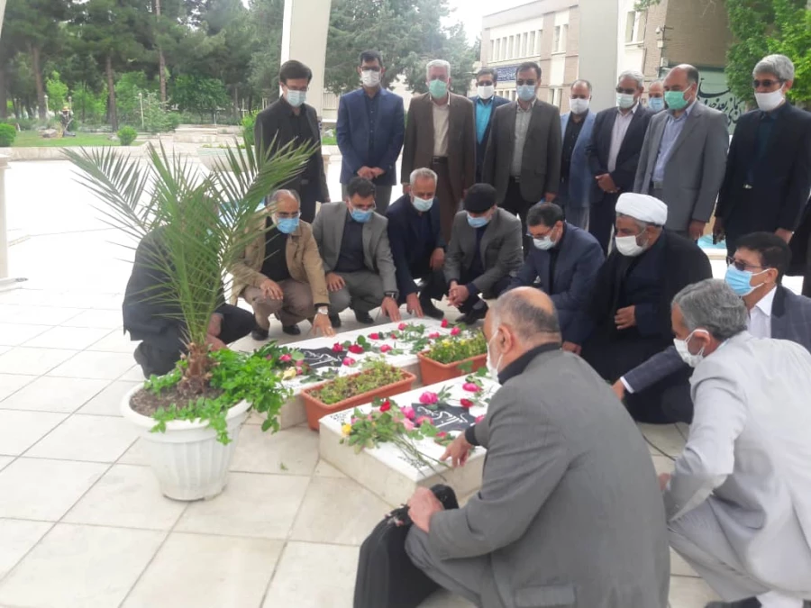 حضور ریاست،مسولین و کارکنان دانشگاه فرهنگیان واحد ثامن الحجج ( ع) درآئین گرامی داشت هفته معلم پردیس شهید بهشتی مشهد 4