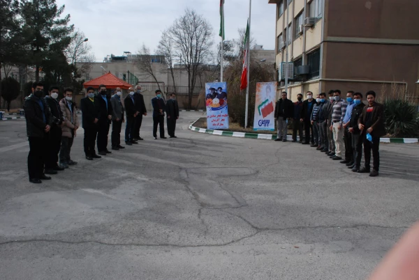 برگزاری مراسم  زنگ انقلاب  و گرامی داشت چهل و سومین سالگرد پیروزی انقلاب اسلامی در نخسنین روز ایام الله دهه فجر در واحد دانشگاهی ثامن الحجج ( ع) 2