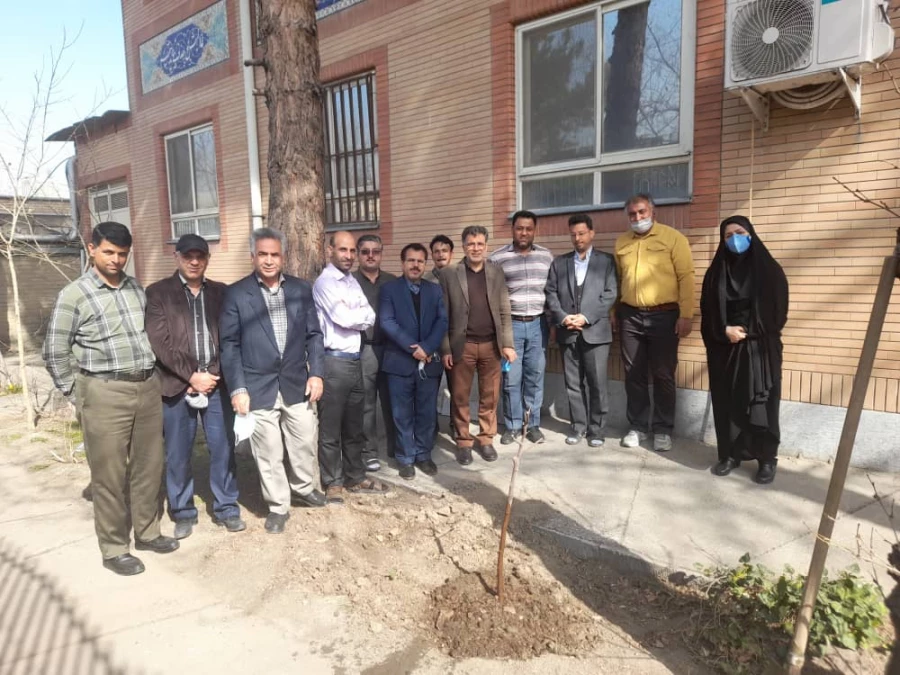 برگزاری آئین گرامی داشت روز درخت و درختکاری در واحد دانشگاهی ثامن الحجج (ع).