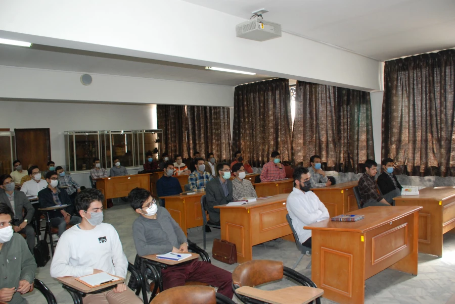 استقبال از دانشجویان 