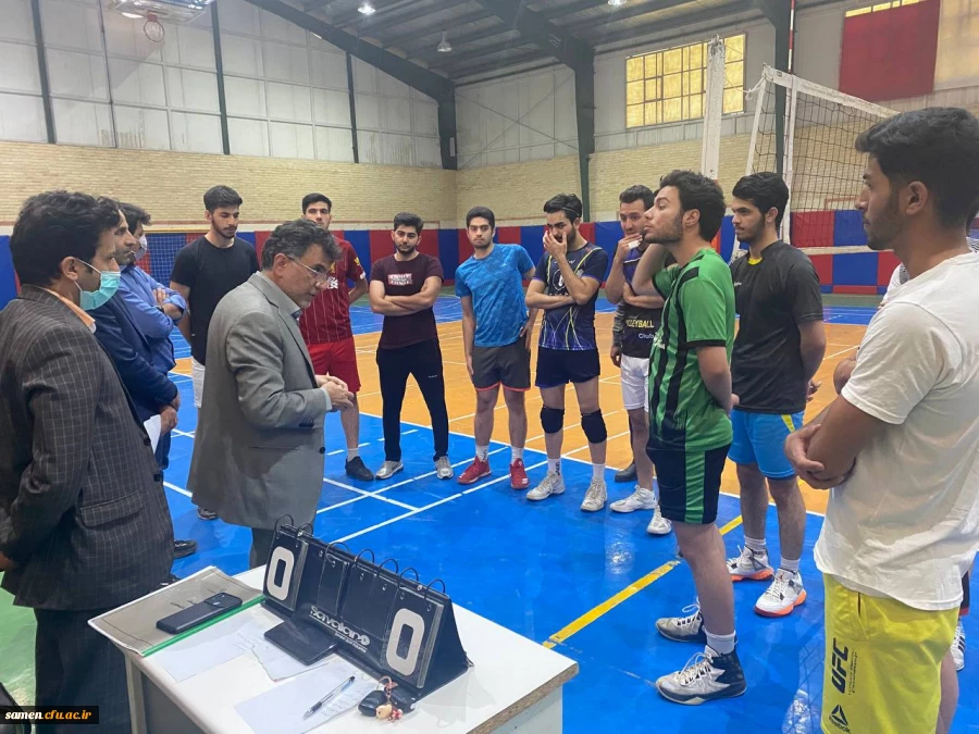 بازدید ریاست دانشگاه از مسابقات پینک پنگ