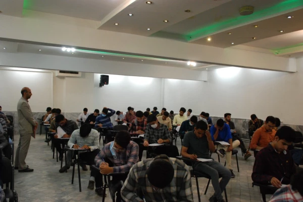 برگزاری امتحانات پایان ترم دانشجویان واحددانشگاهی ثامن الحجج (ع) مشهد 