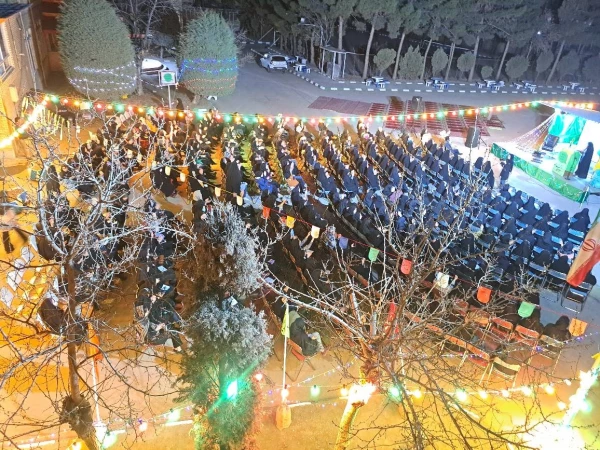 به مناسبت ولادت با سعادت یگانه منجی عالم بشریت حضرت مهدی (عج) جشن با شکوهی برگزار گردید. 3