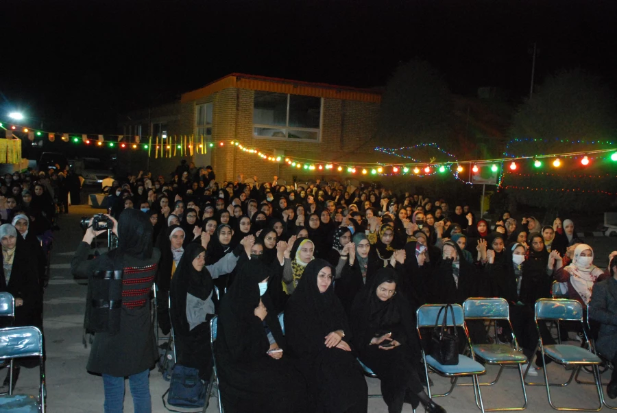 به مناسبت ولادت با سعادت یگانه منجی عالم بشریت حضرت مهدی (عج) جشن با شکوهی برگزار گردید. 6