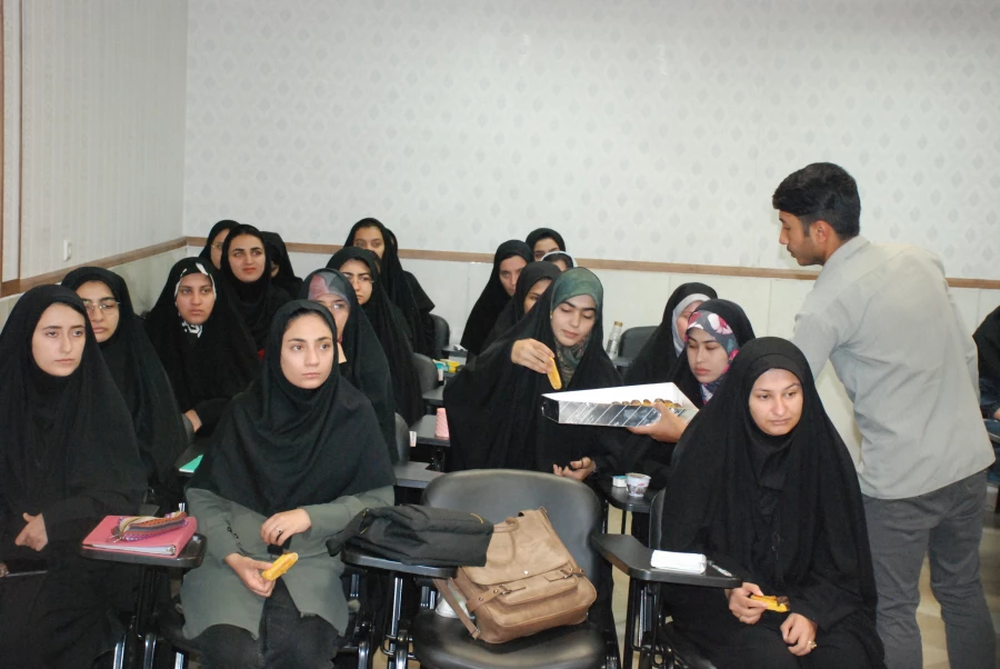 به مناسبت روز معلم و دهه ی  سرآمدی آموزش برگزار گردید. 8