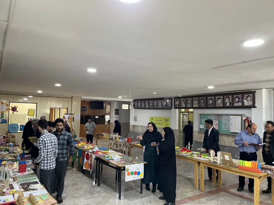 نمایشگاه دستاوردهای دانشجویی دانشجویان دانشگاه فرهنگیان خراسان رضوی 3