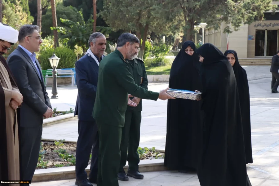 برگزاری مراسم گرامیداشت هفته دفاع مقدس در دانشگاه فرهنگیان خراسان رضوی 6